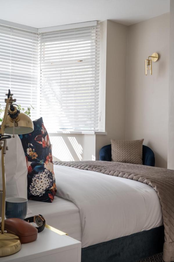 Large Luxury Solihull House - The Residence - Close To Nec - Sleeps 9 Екстер'єр фото